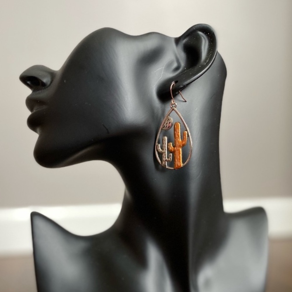 🔹New🔹Desert Valley Cactus Earrings